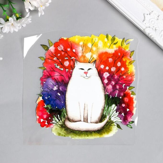 Термонаклейка "Белый кот у цветного кустика" 16х15,3 см